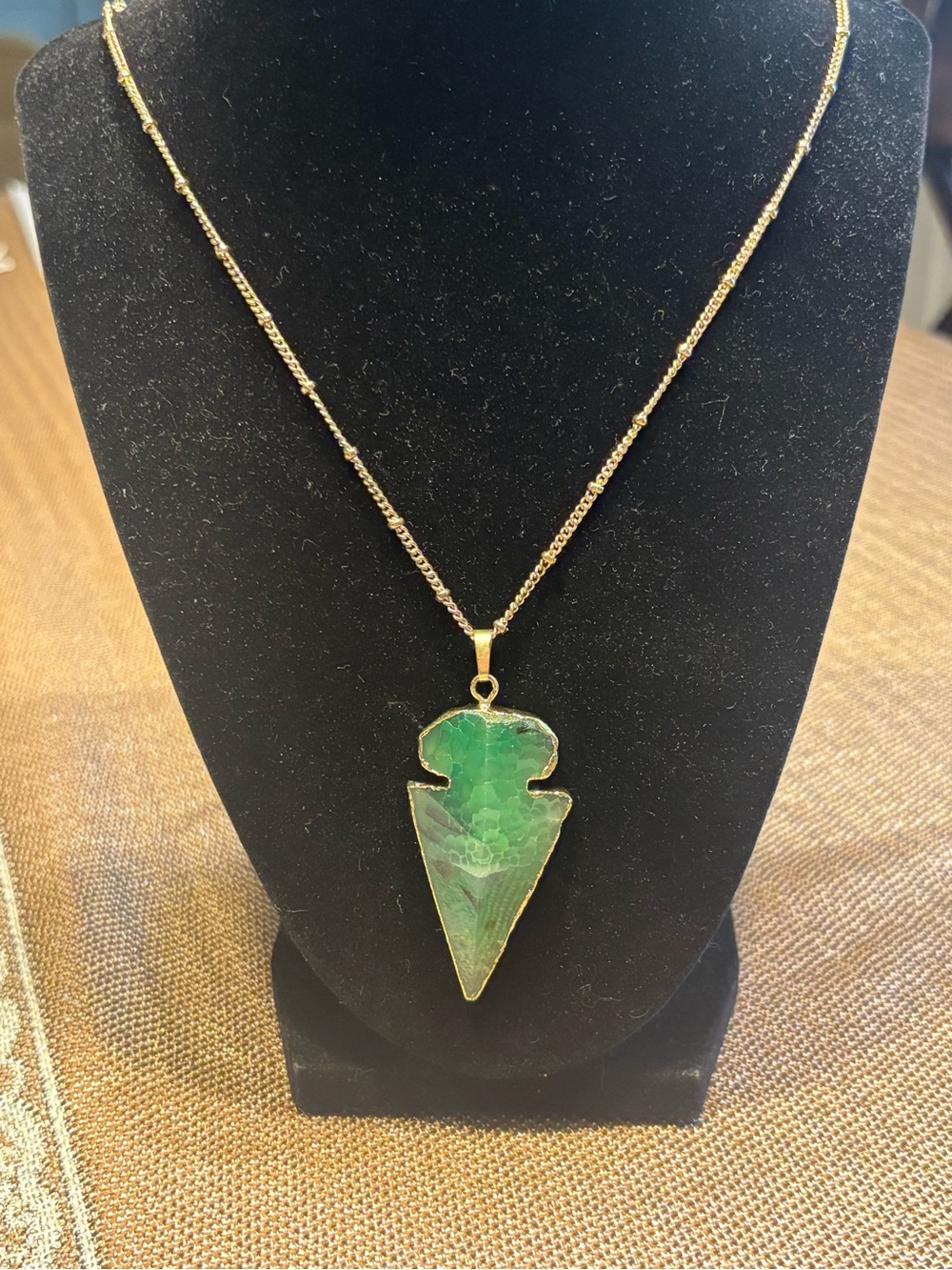 Beautiful Green Agate Arrowhead Pendant Necklace - on Gold-tone Chain